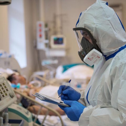В опорных больницах Херсонщины сейчас находится 1038 больных COVID-19