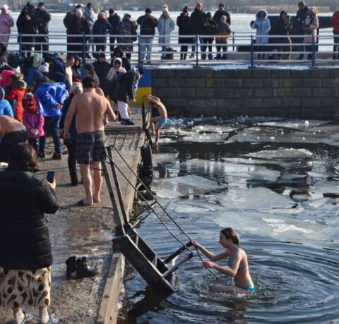 И мороз не помеха: как херсонцы во время локдауна отпраздновали Крещение