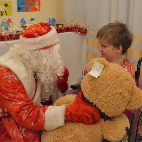 На Херсонщине Дед Мороз поздравил с новогодними праздниками воспитанников центра реабилитации детей с инвалидностью