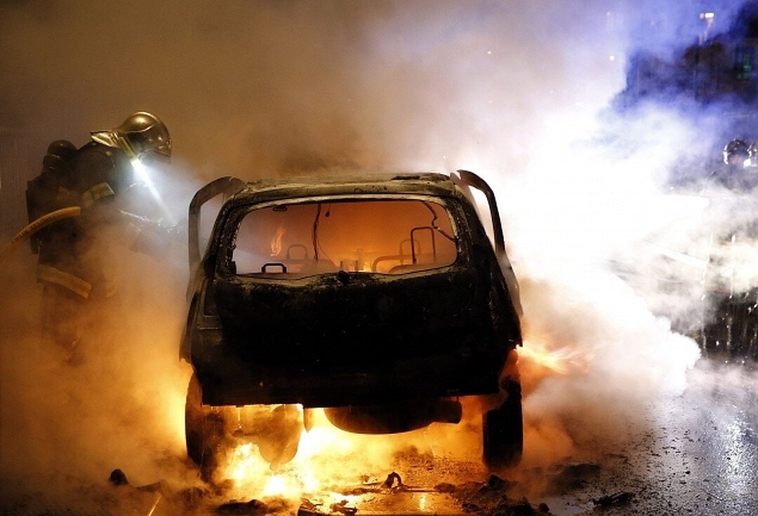 На трассе Каховка-Геническ дотла сгорел автомобиль “Audi”