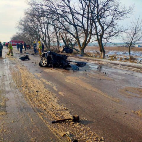 Смертельное ДТП на Херсонщине: авто разорвало пополам