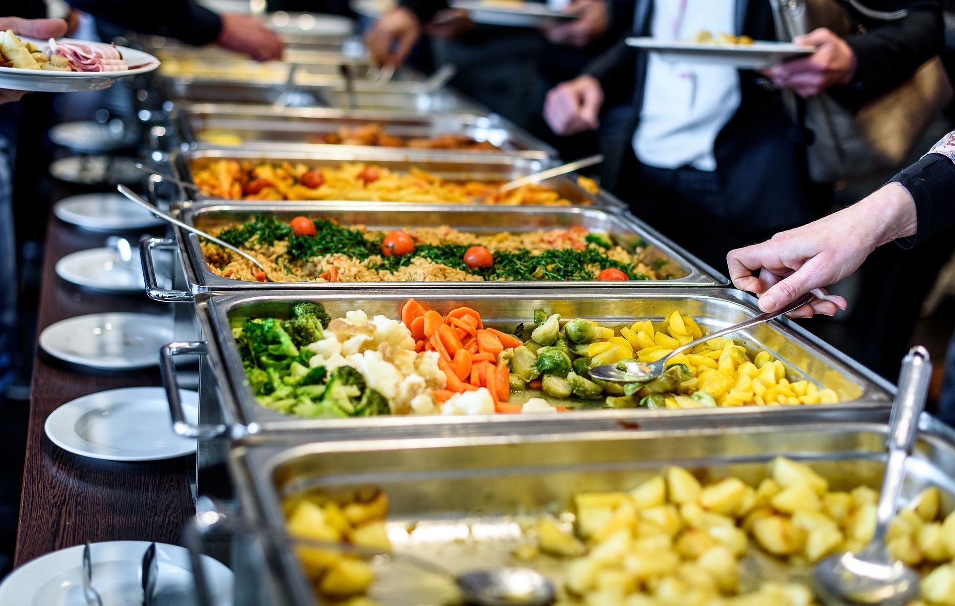 В одной из общин Херсонщины ввели новое меню для школьников: реализован принцип шведской раздачи блюд