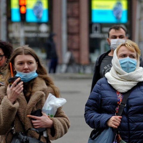 Карантин в Украине будут продлевать: сначала до мая