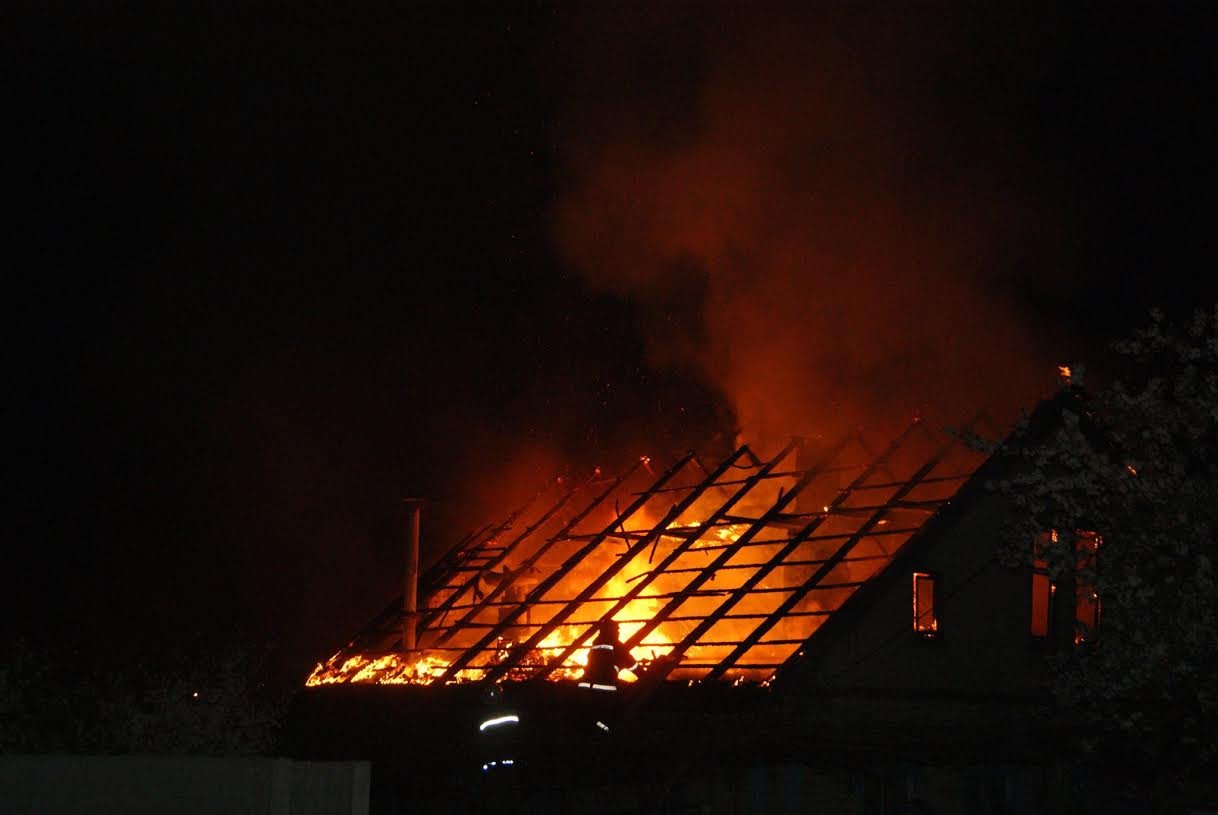 На Херсонщине во время ликвидации пожара в доме обнаружили погибшего мужчину