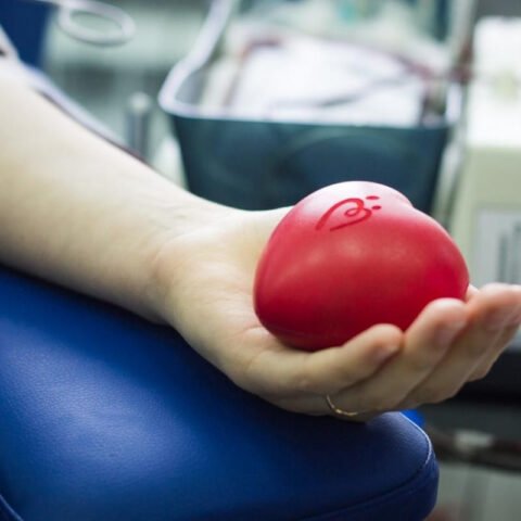 Острая необходимость донорской крови: херсонцев призывают спасать жизни