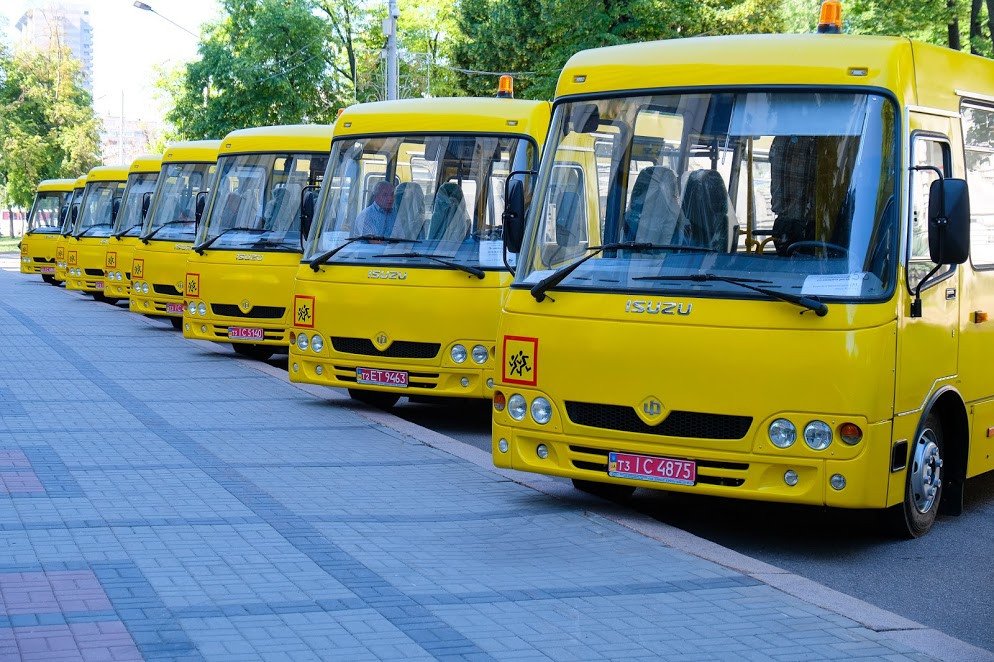 Школьные автобусы на Каховщине наконец передали общинам