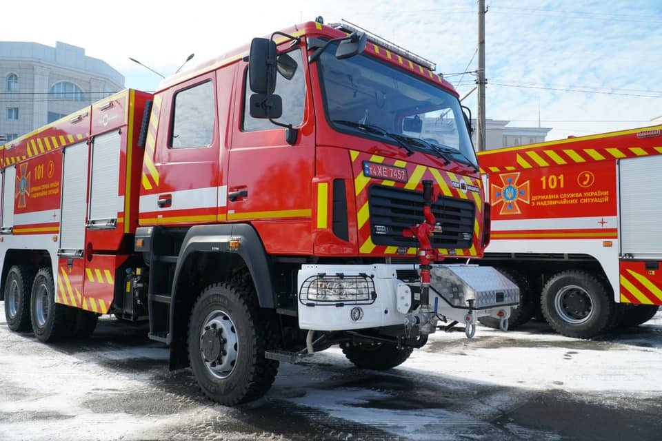 Спасатели Херсонщины получили новое оборудование – пожарные автоцистерны