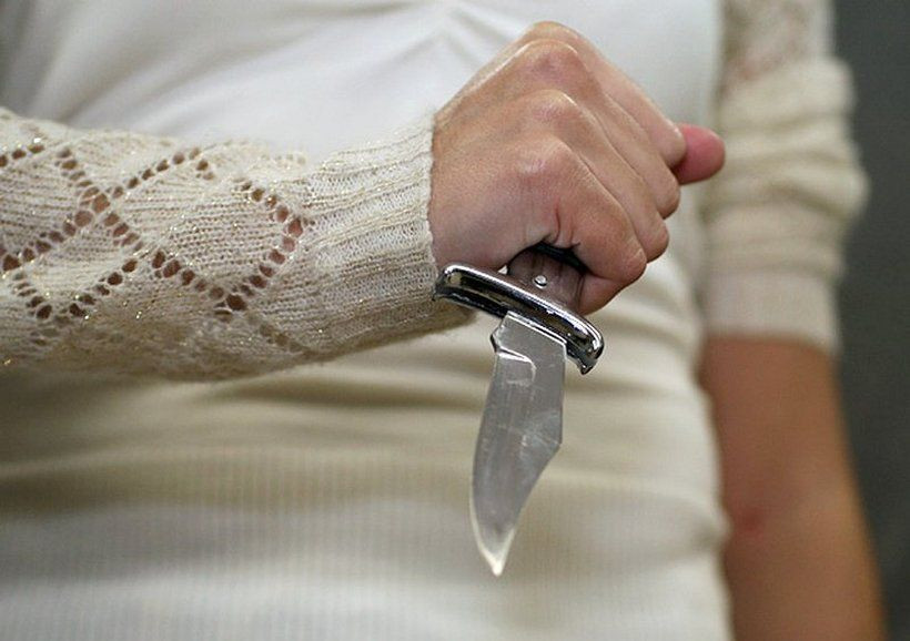 В поселке на Херсонщине женщина убила сожителя: злоумышленнице грозит до 15 лет тюрьмы