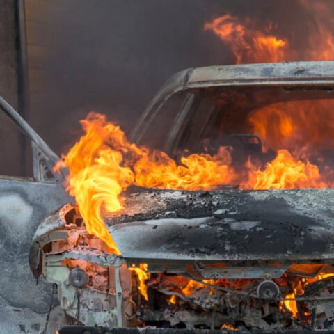 В селе под Херсоном горел автомобиль “Mitsubishi”: спасатели оперативно ликвидировали возгорание