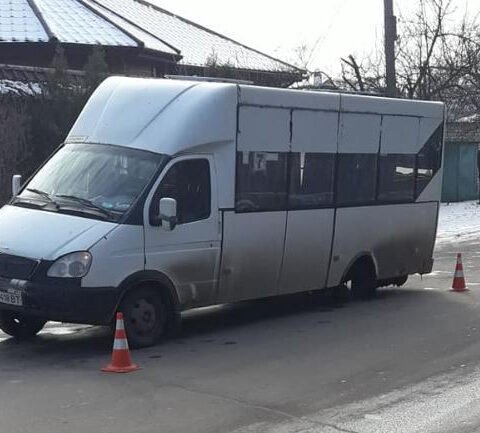 В центре Херсона ДТП - у маршрутки отлетело колесо