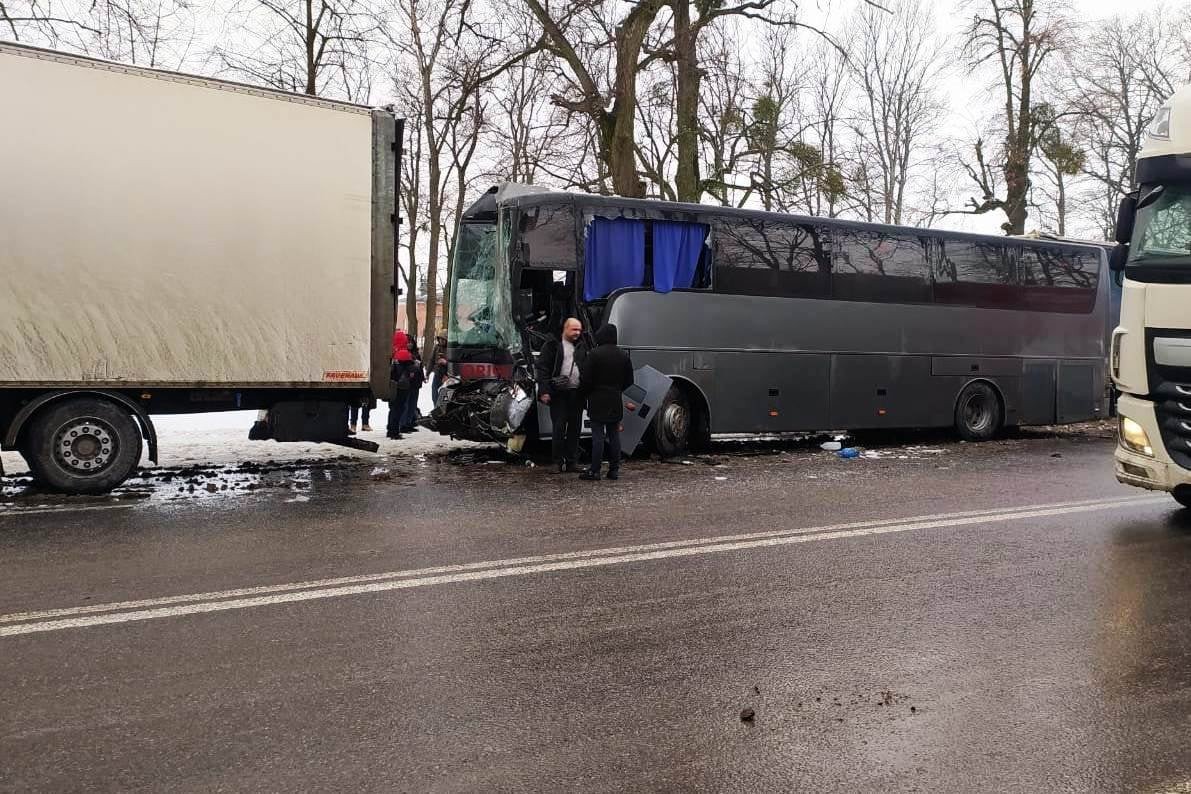 В Винницкой области автобус “Херсон-Познань” попал в ДТП