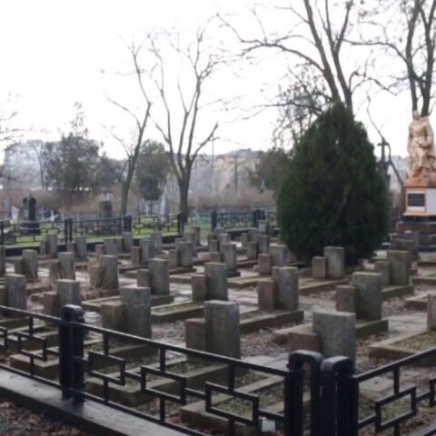 Xeрсонцы собрали почти 30 тысяч гривен на восстановление мемориала воинам-освободителям
