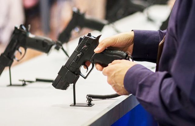 Законопроект о легализации оружия: что готовят украинцам