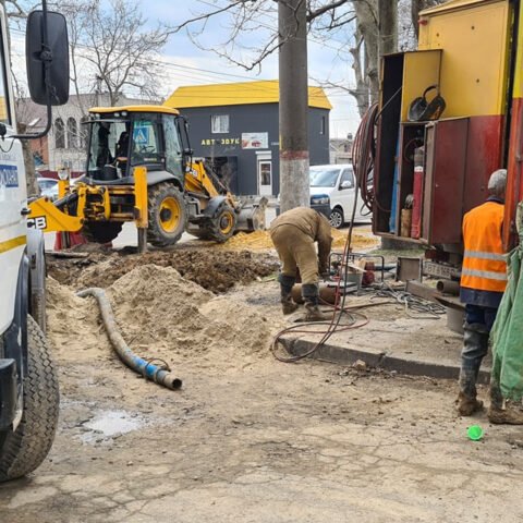 Авария на водопроводе в центре Херсона: жителям привозят воду в цистернах