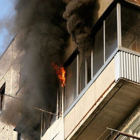 Херсонские спасатели ликвидировали пожар на десятом этаже в многоэтажке