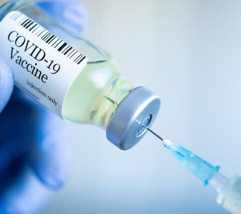 На Херсонщине открыта онлайн-запись на вакцинацию от COVID-19 для публичных и общественных деятелей