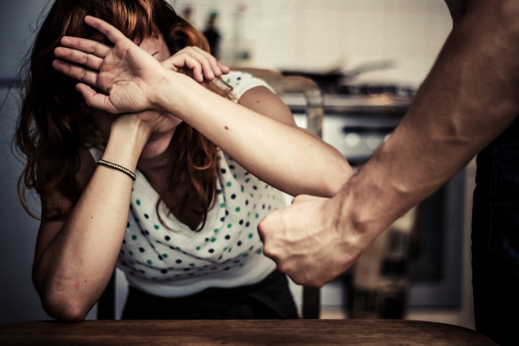 Начать новую жизнь после тяжелой психологической травмы: как в Херсоне спасают от домашнего насилия