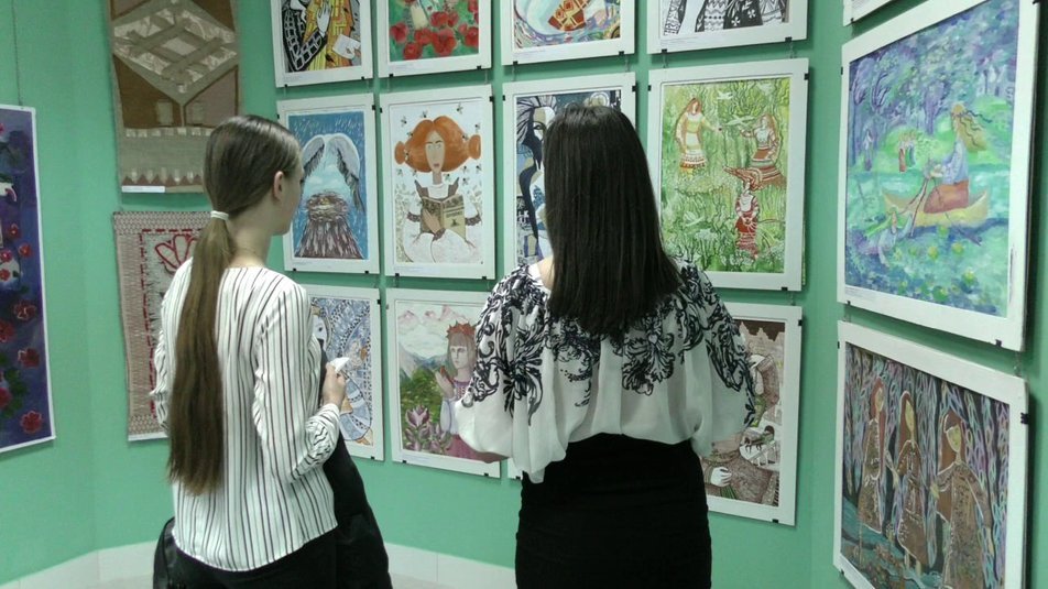"С украинской душой": в Херсоне открылась выставка детских рисунков