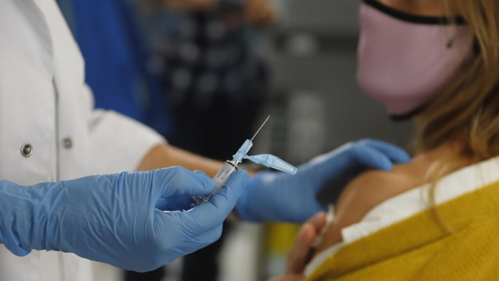 Руководитель Херсонской областной детской больницы опровергла фейк об отказе от COVID-вакцинации