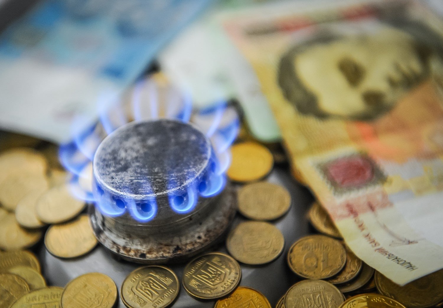 Снижение до 5 гривен или новый рост: по какой цене украинцам будут продавать газ с 1 апреля