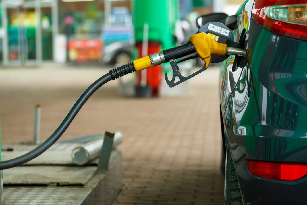 Украинцы требуют доступных цен на бензин