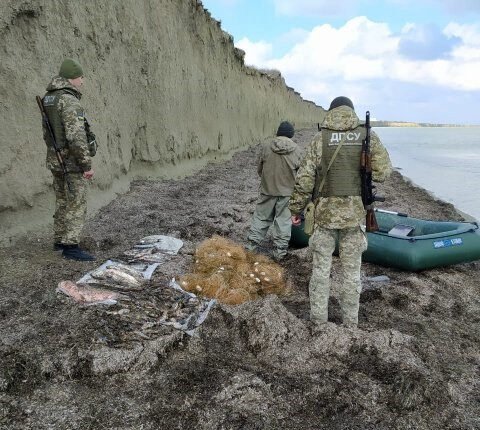 Улов на миллион: на Херсонщине задержали браконьеров с краснокнижной рыбой