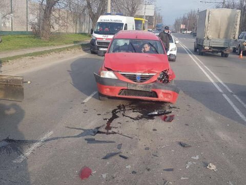 В центре Херсона в ДТП пострадали 3 автомобиля