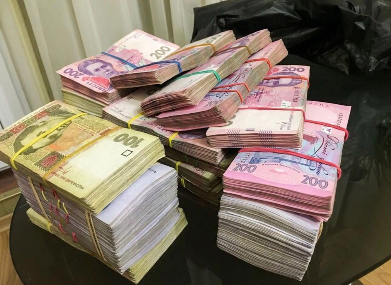 Бывший сотрудник экспресс-доставки украл из ее офиса более 40 000 гривен