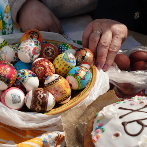 Готовимся к Пасхе: супермаркет против рынка - где продукты свежее и выгоднее