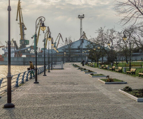 Херсонскую набережную привели в порядок