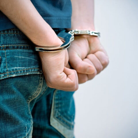 На Херсонщине суд отправил под арест 15-летнего рецидивиста