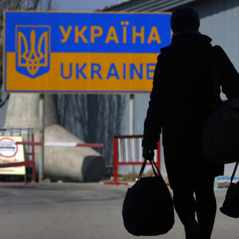 Половина заробитчан из Украины работает нелегально: откуда депортируют и как накажут