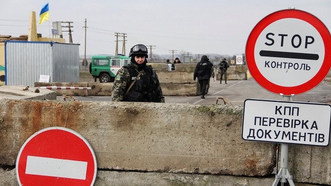 Украинцам упростят процедуру пересечения границы с Крымом в Херсонской области