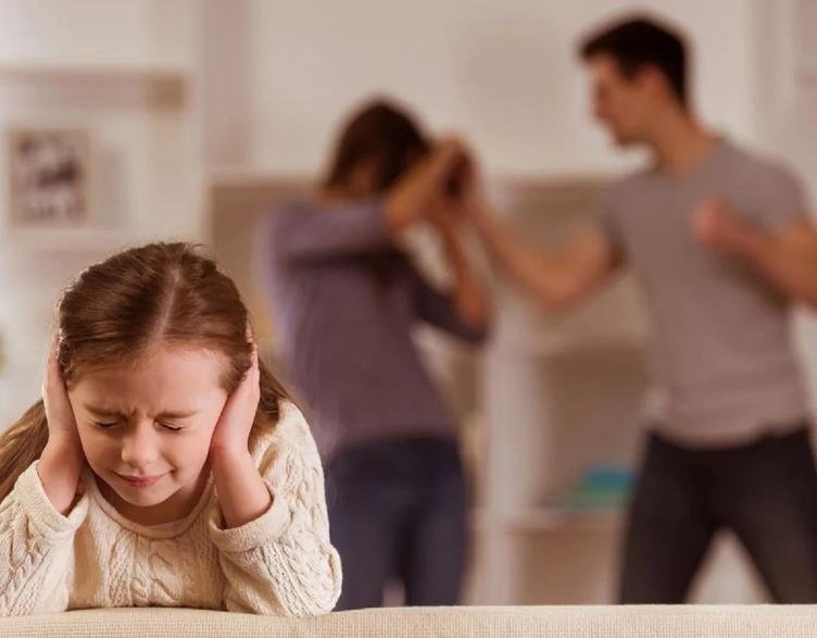 В Херсоне составили админпротоколы на супругов за недосмотр за ребенком и домашнее насилие