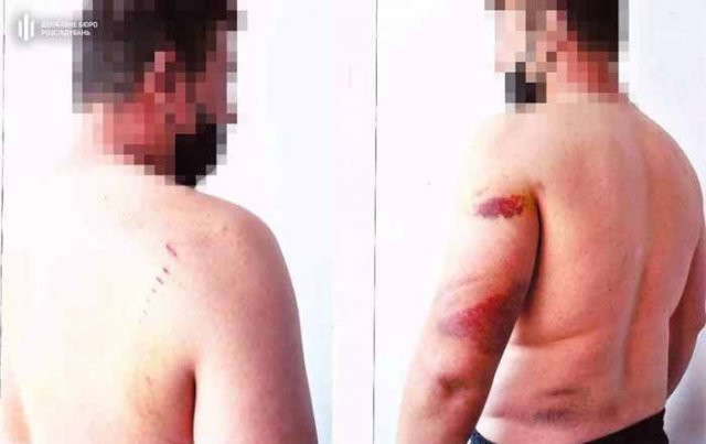 В Херсонской области полицейский жестоко избивал задержанных