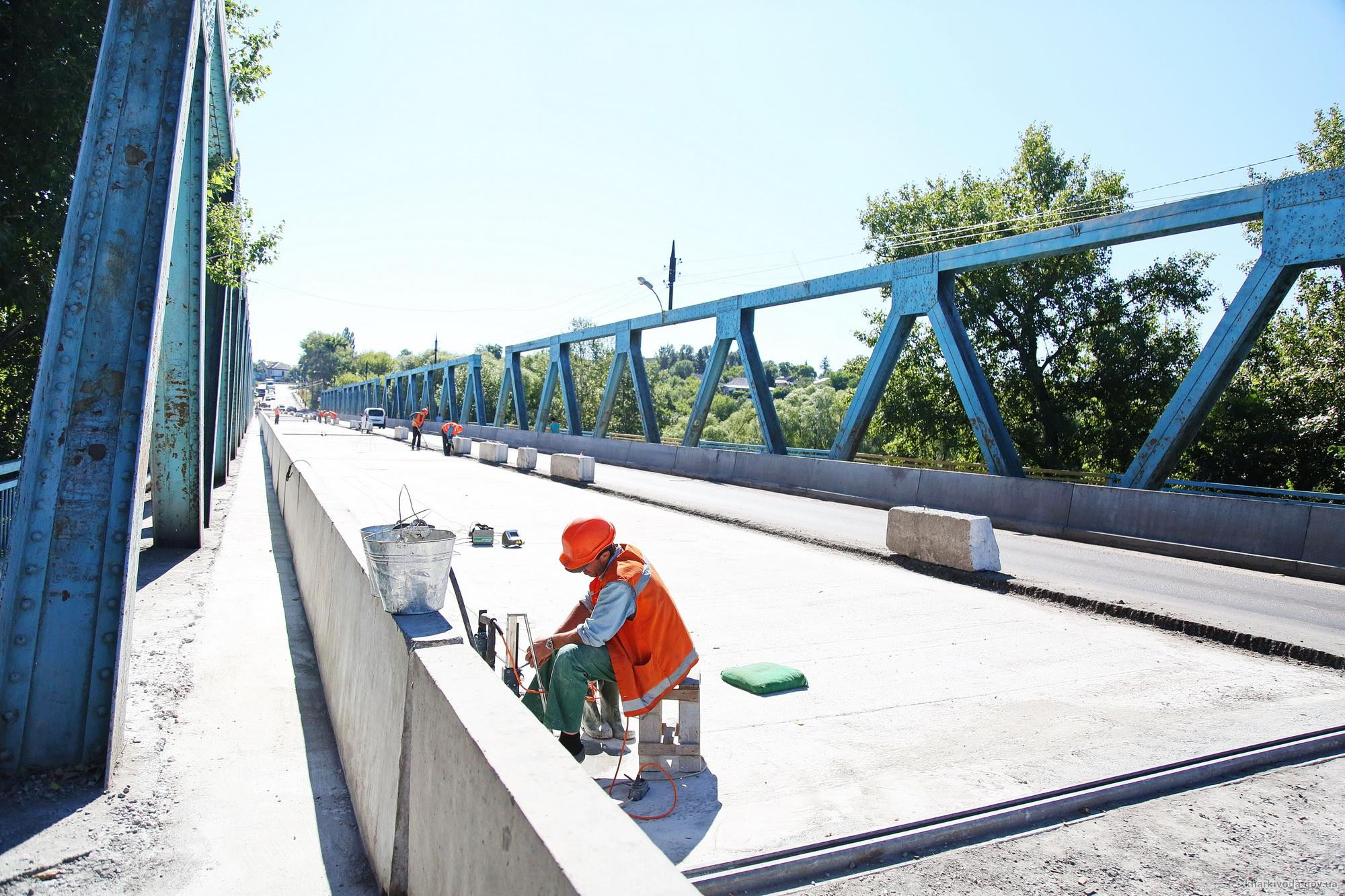 В Херсонской области восстанавливают мосты на “курортных” автотрассах